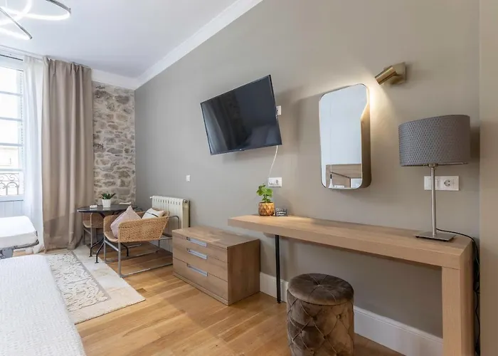 Plaza Nueva 8 Δωμάτια σε οικογενειακή κατοικία