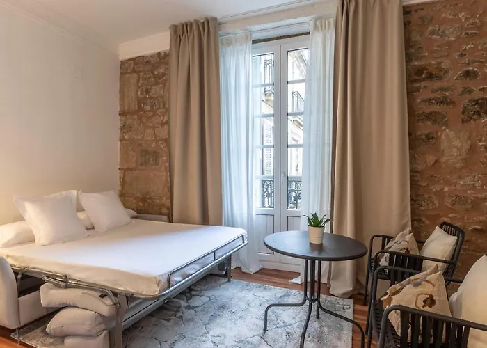 Δωμάτια σε οικογενειακή κατοικία Plaza Nueva 8 *