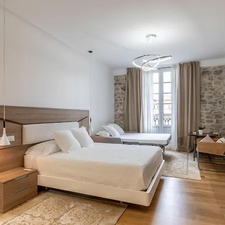 Plaza Nueva 8 Homestay *